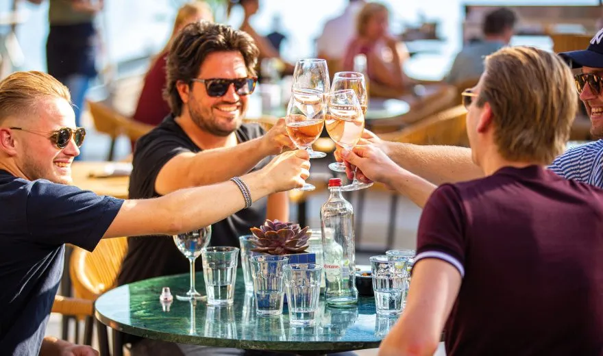 Borrelen-bij-IJzeren-Man-Strandhuys