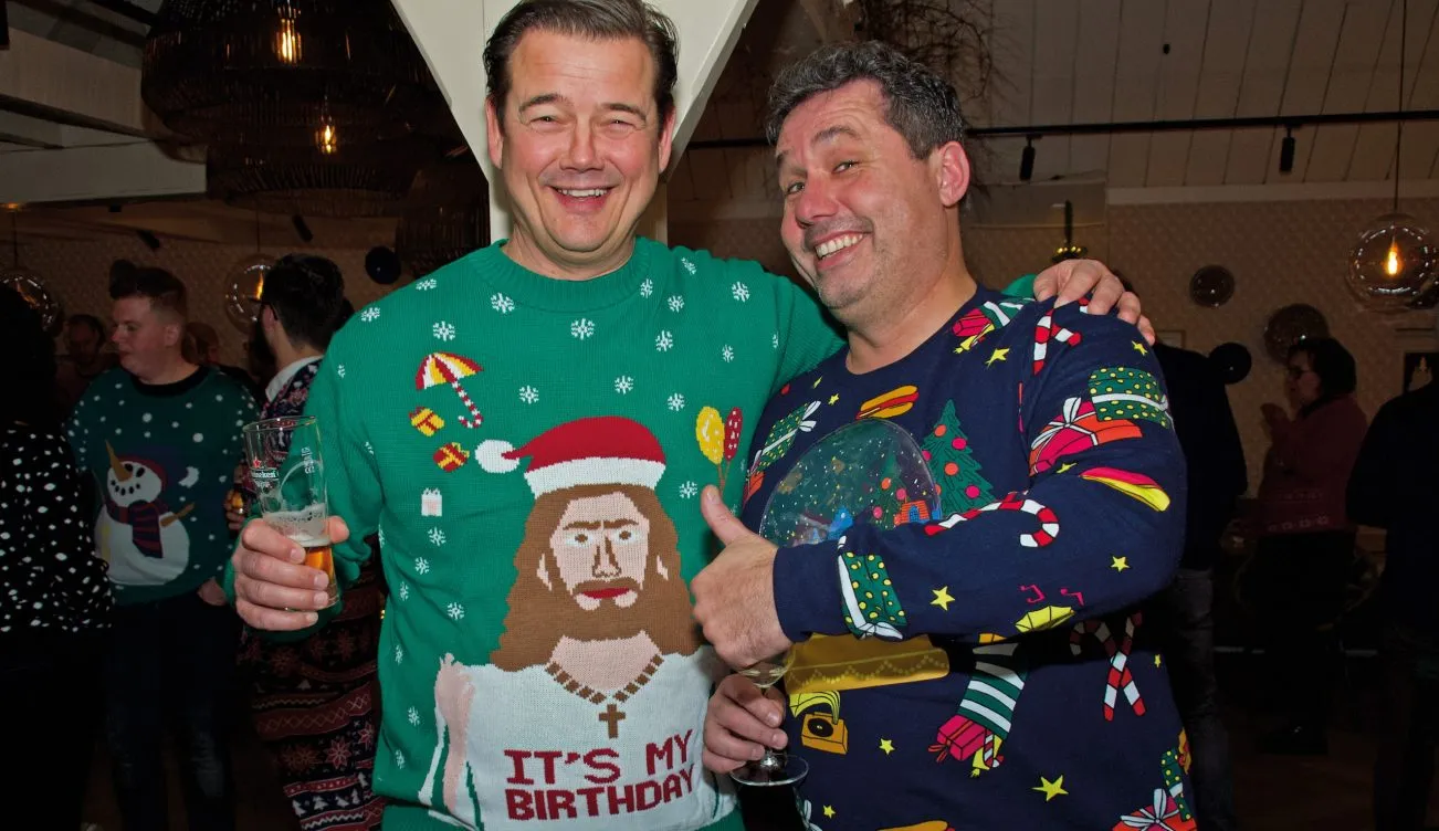 Foute-kersttruien-borrel-IJM