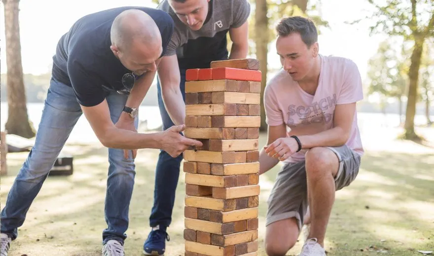 Jenga-teamwork-spel