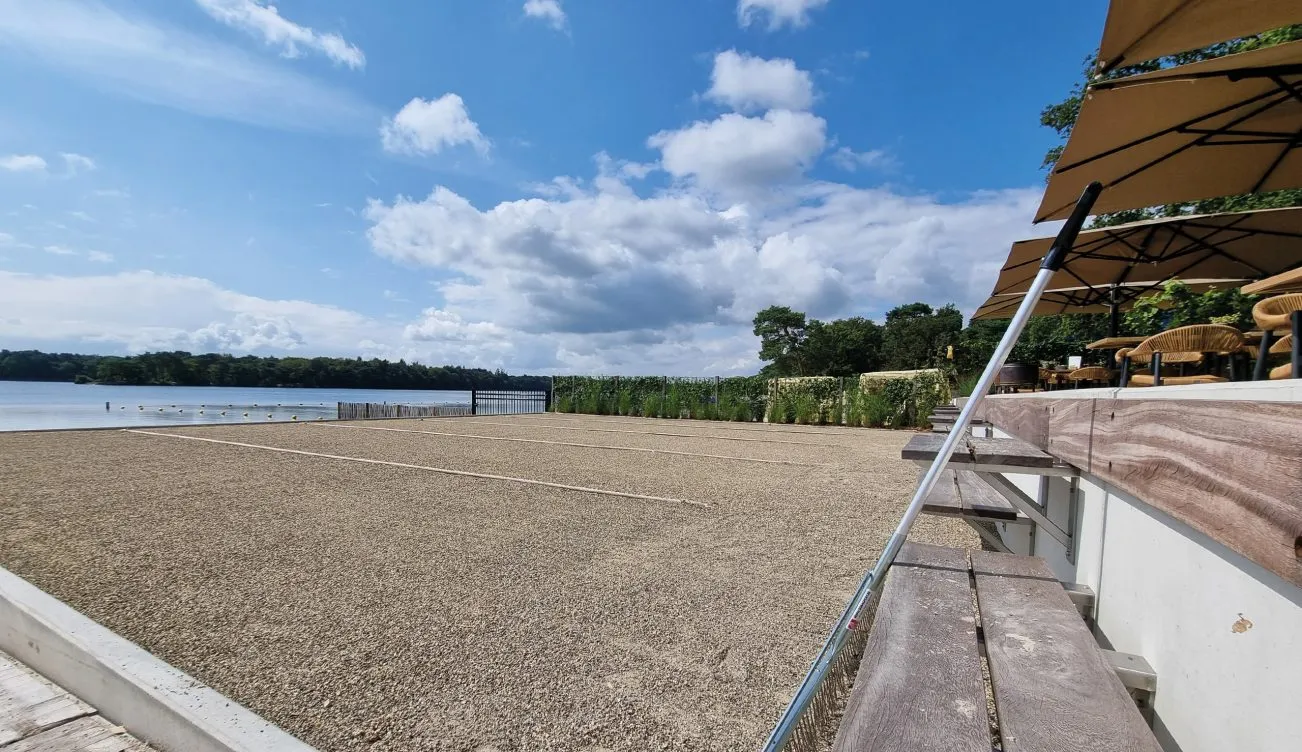 Jeu-de-boulesbanen-bij-IJM